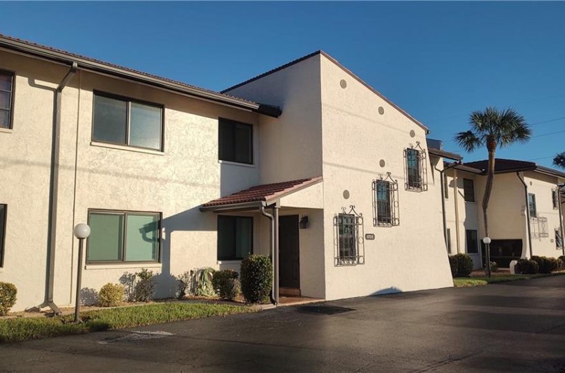 house with pool for sale