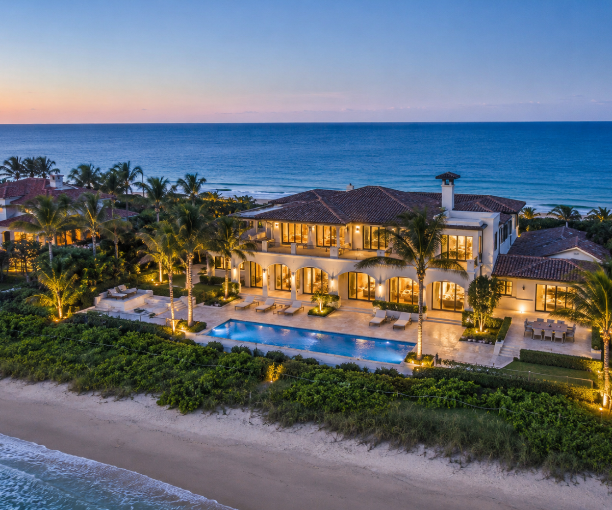 Golden Beach Florida waterfront homes between the Atlantic Ocean and Intracoastal Waterway
